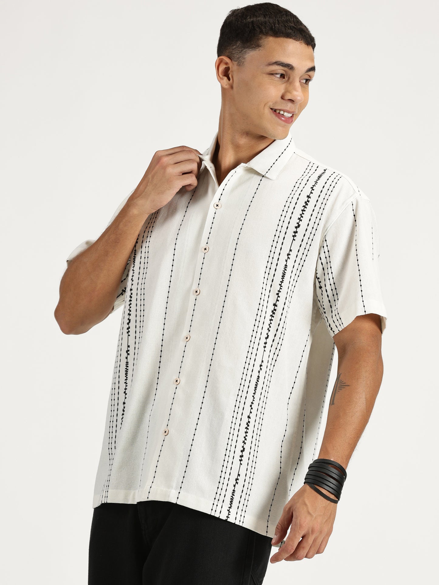 WHITE CLASSIC COLLAR HALF SLEEVE OVERSIE SHIRT