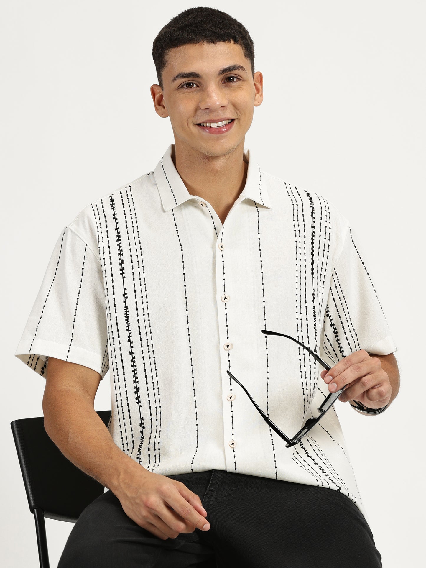 WHITE CLASSIC COLLAR HALF SLEEVE OVERSIE SHIRT