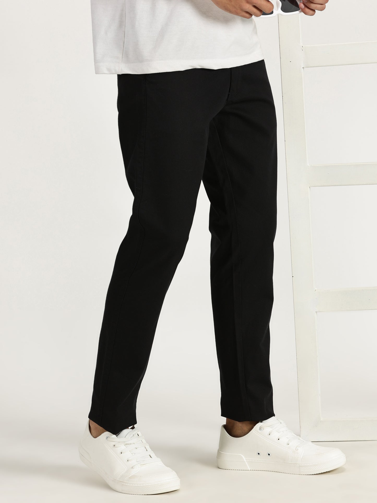 MEN'S BLACK REGULAR FIT TROUSER WITH CROSS POCKET