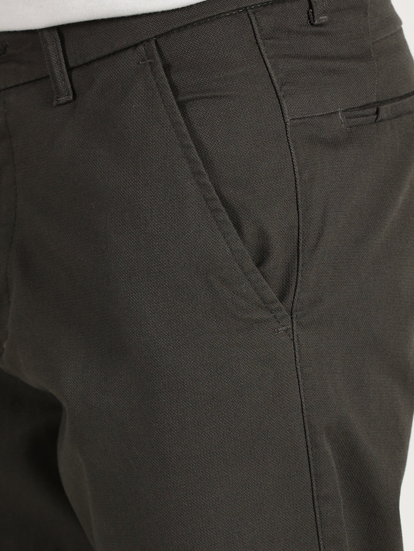 MEN'S DARK GREY REGULAR FIT TROUSER WITH STRAIGHT POCKET