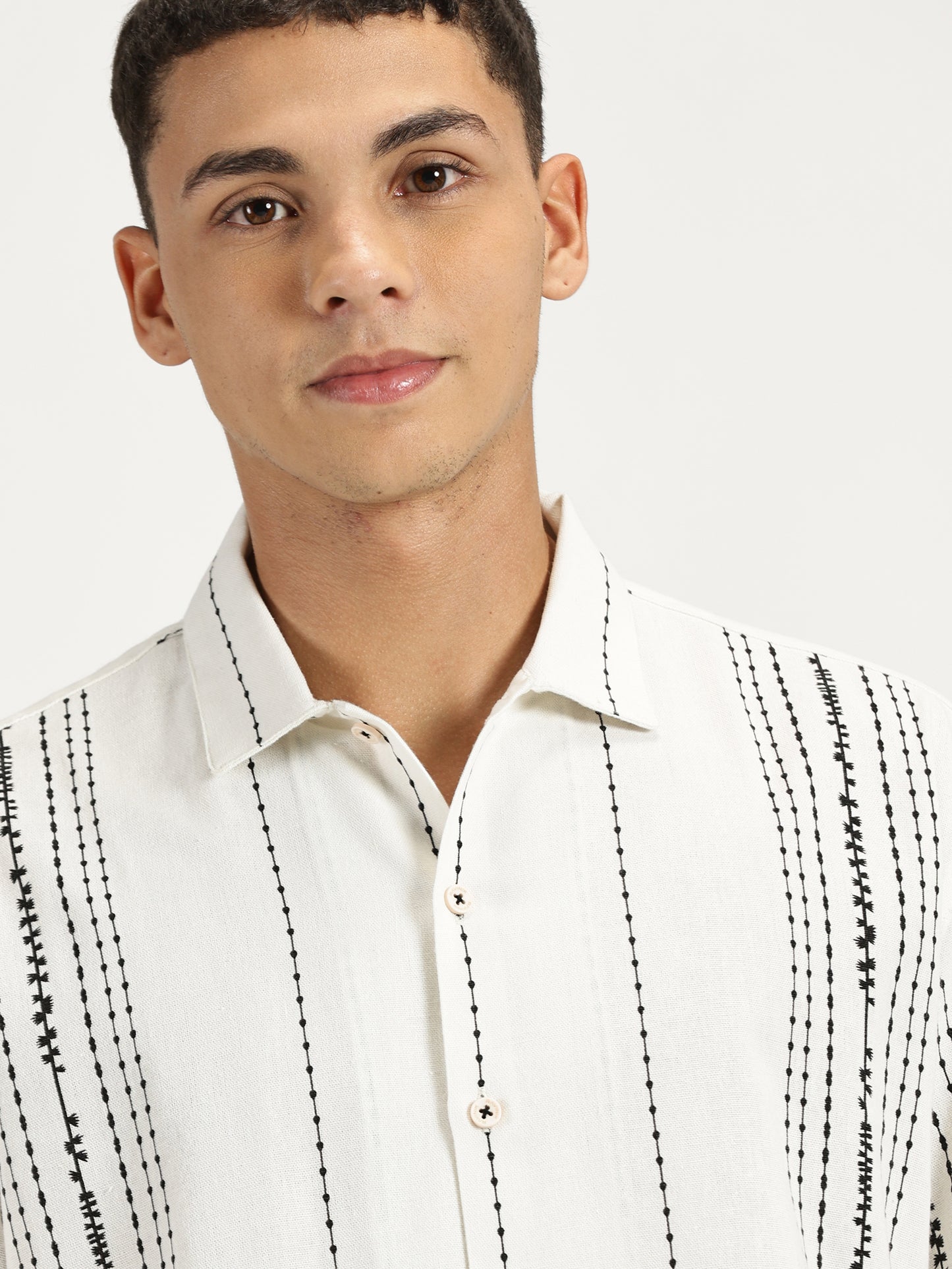 WHITE CLASSIC COLLAR HALF SLEEVE OVERSIE SHIRT