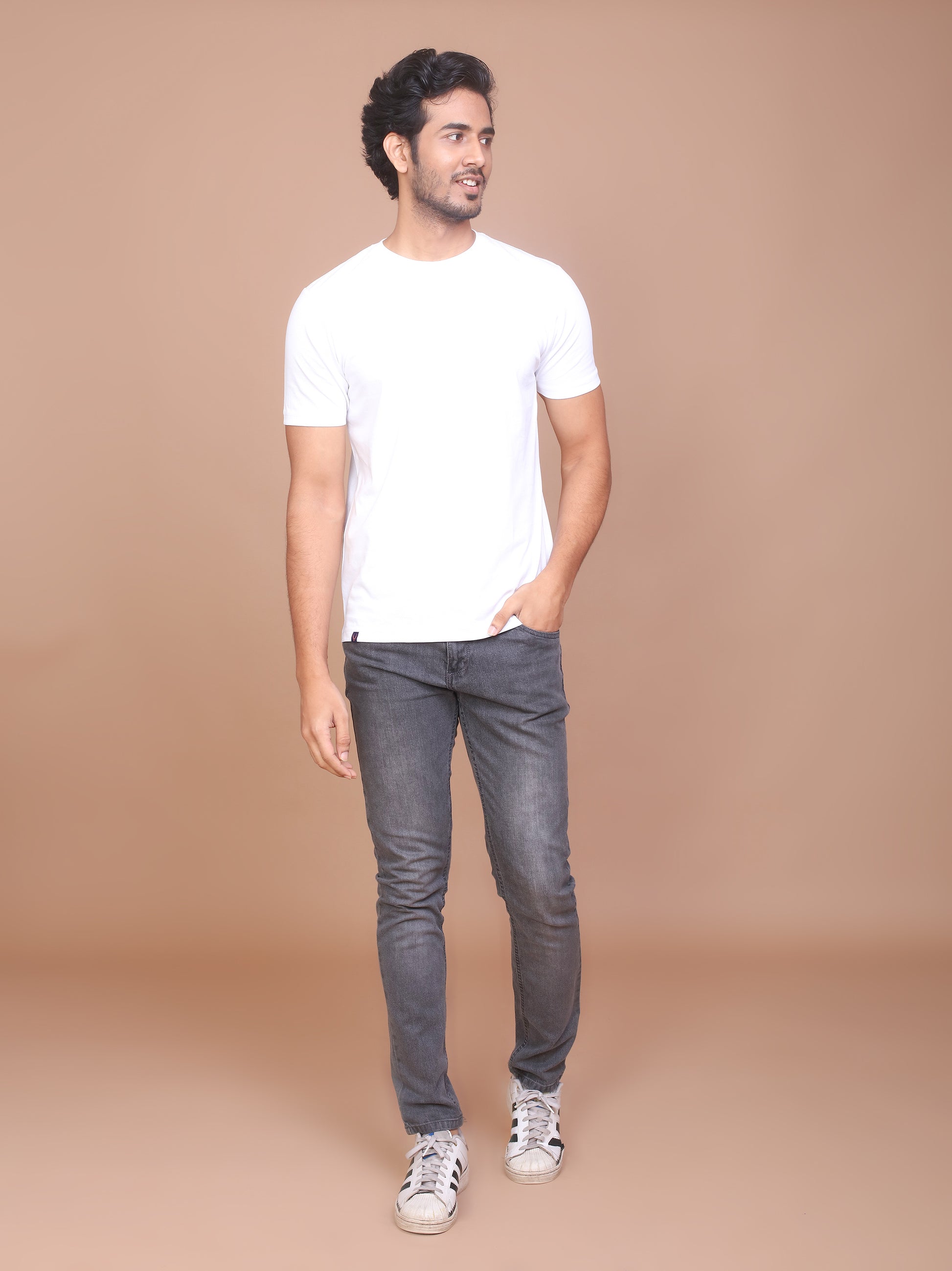 RICE KNIT WHITE COLORED ROUND NECK TSHIRT - Ravinik 