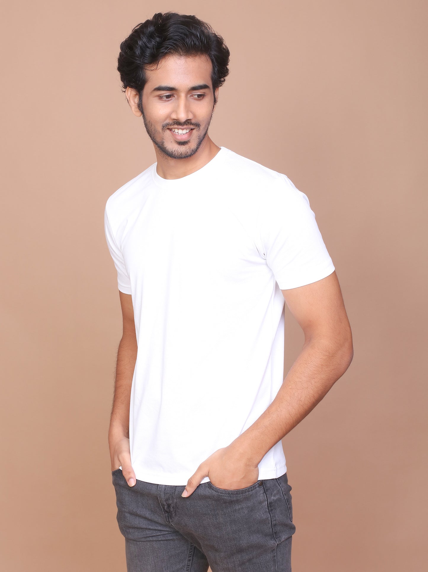 RICE KNIT WHITE COLORED ROUND NECK TSHIRT - Ravinik 