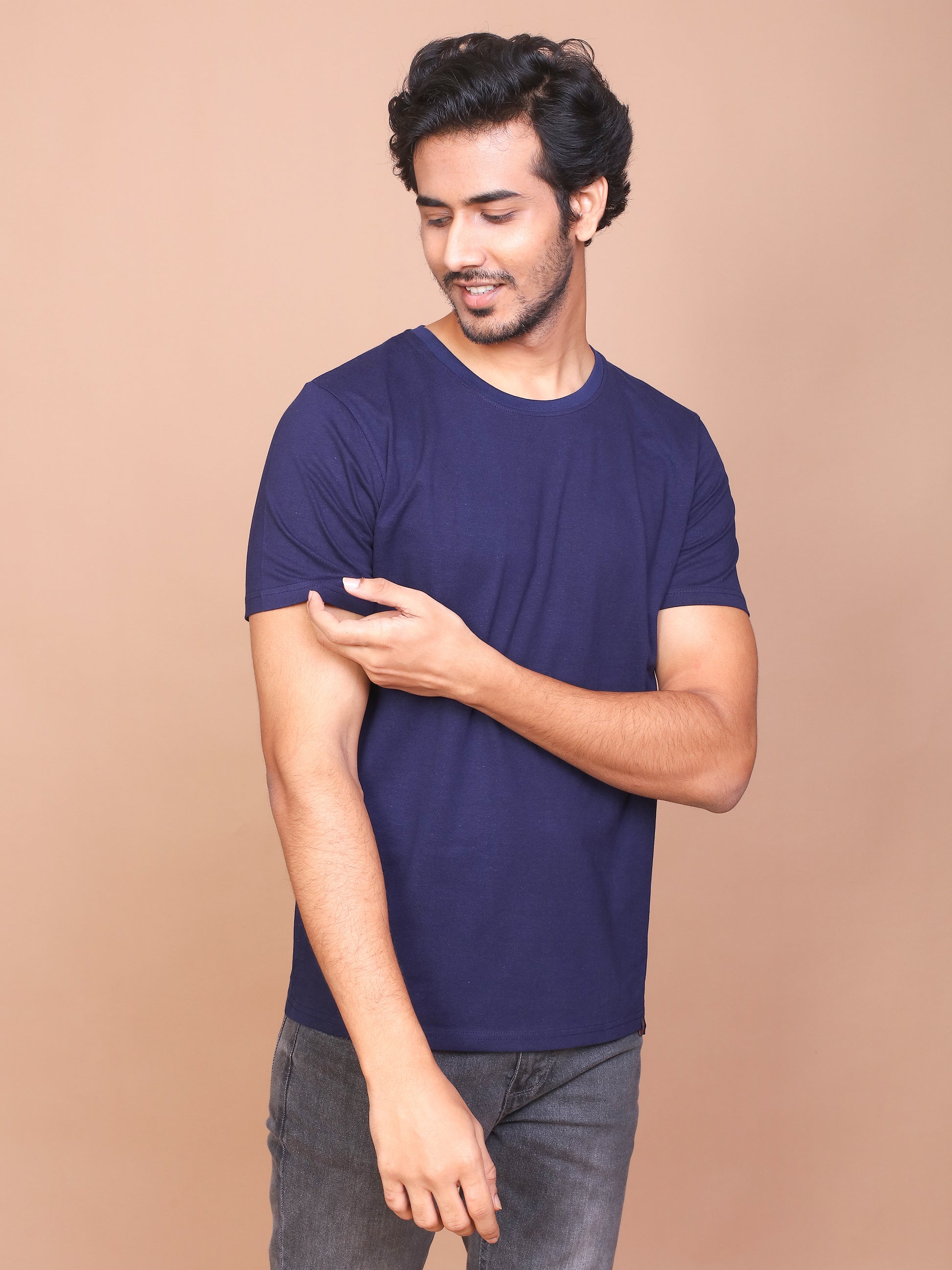 NAVY BLUE SOLID COLOURED ROUND NECK TSHIRT - Ravinik 