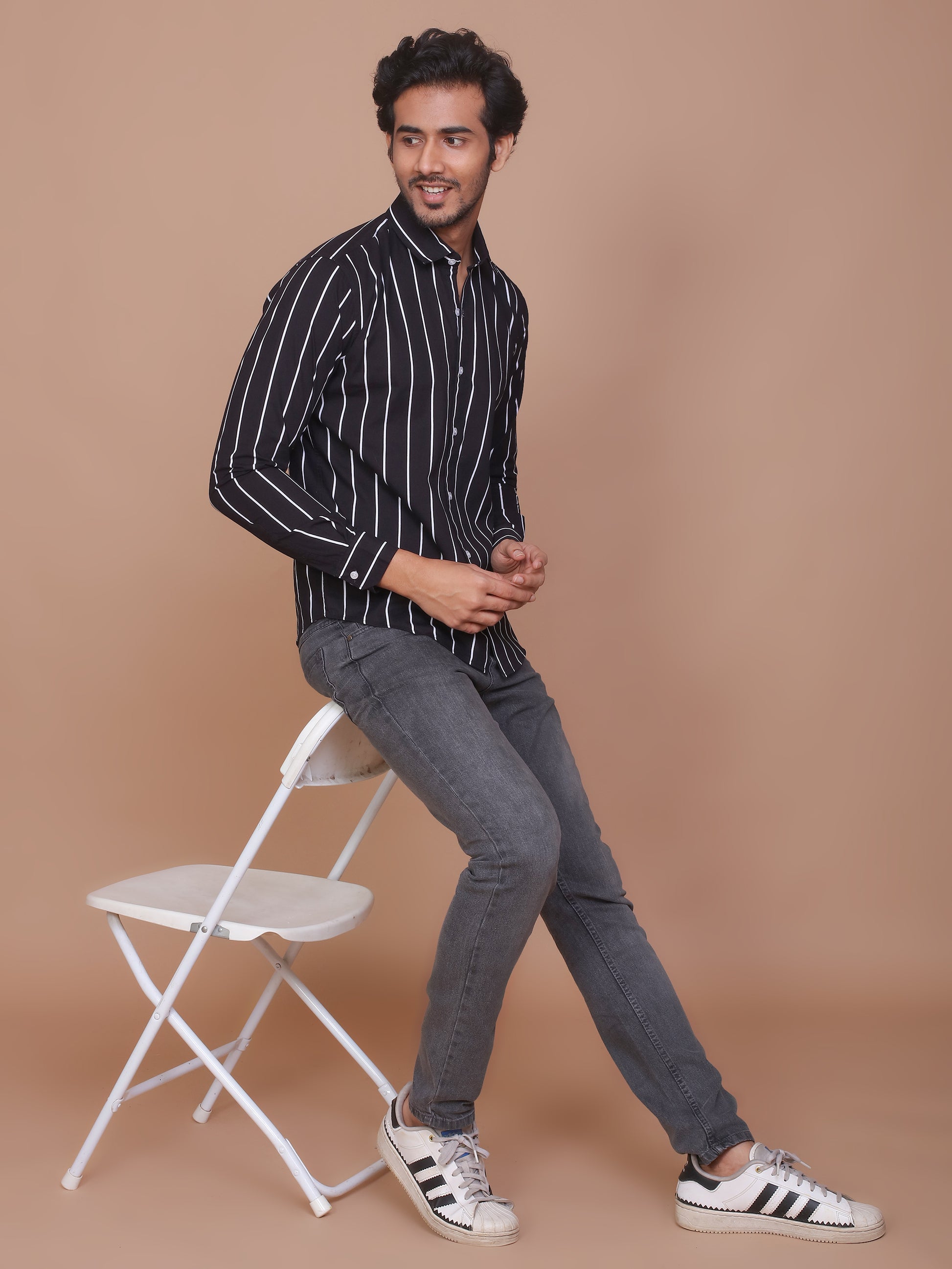 PINSTRIPE BLACK CLASSIC COLLAR SHIRT - Ravinik 