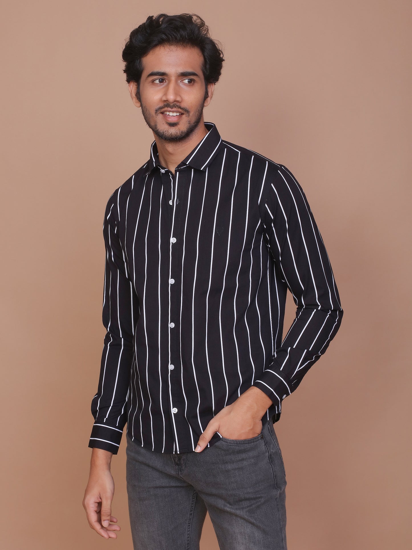 PINSTRIPE BLACK CLASSIC COLLAR SHIRT - Ravinik 