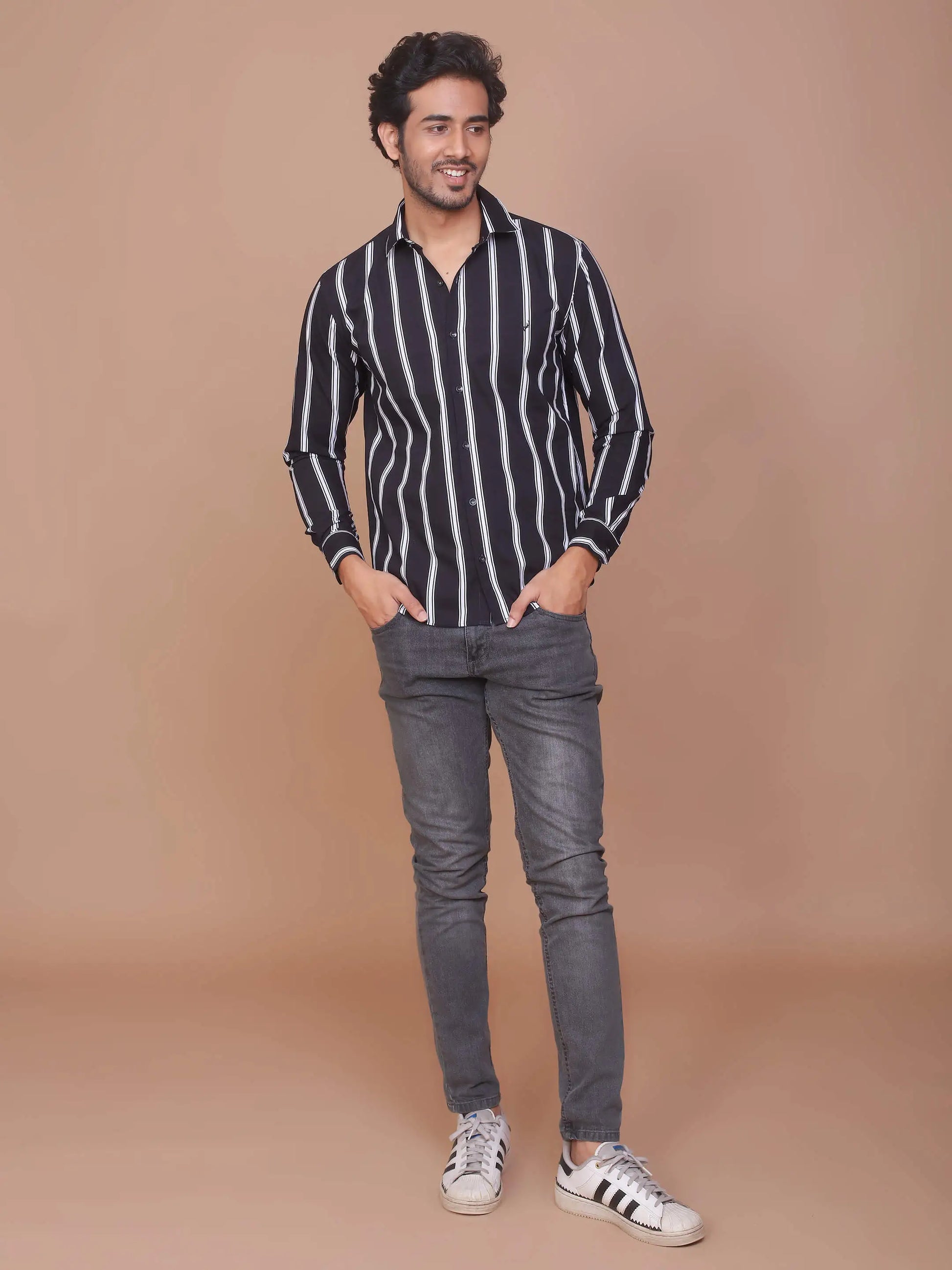 Buy-Ravinik-Men-Barcode-Slim-Fit-Stripe-Classic-Collar-Cotton-Black-Shirt-Online-India