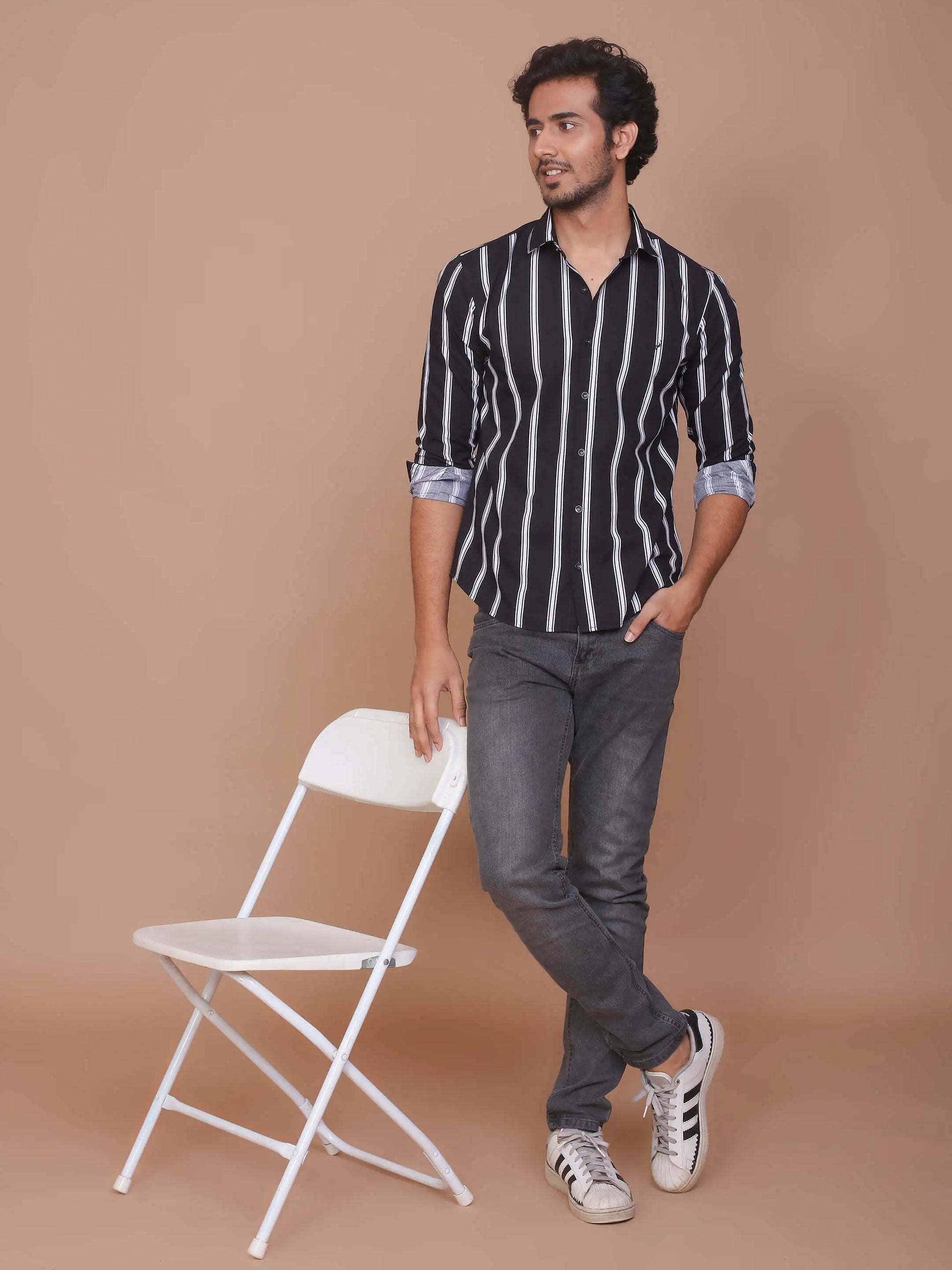 Buy-Ravinik-Men-Barcode-Slim-Fit-Stripe-Classic-Collar-Cotton-Black-Shirt-Online-India