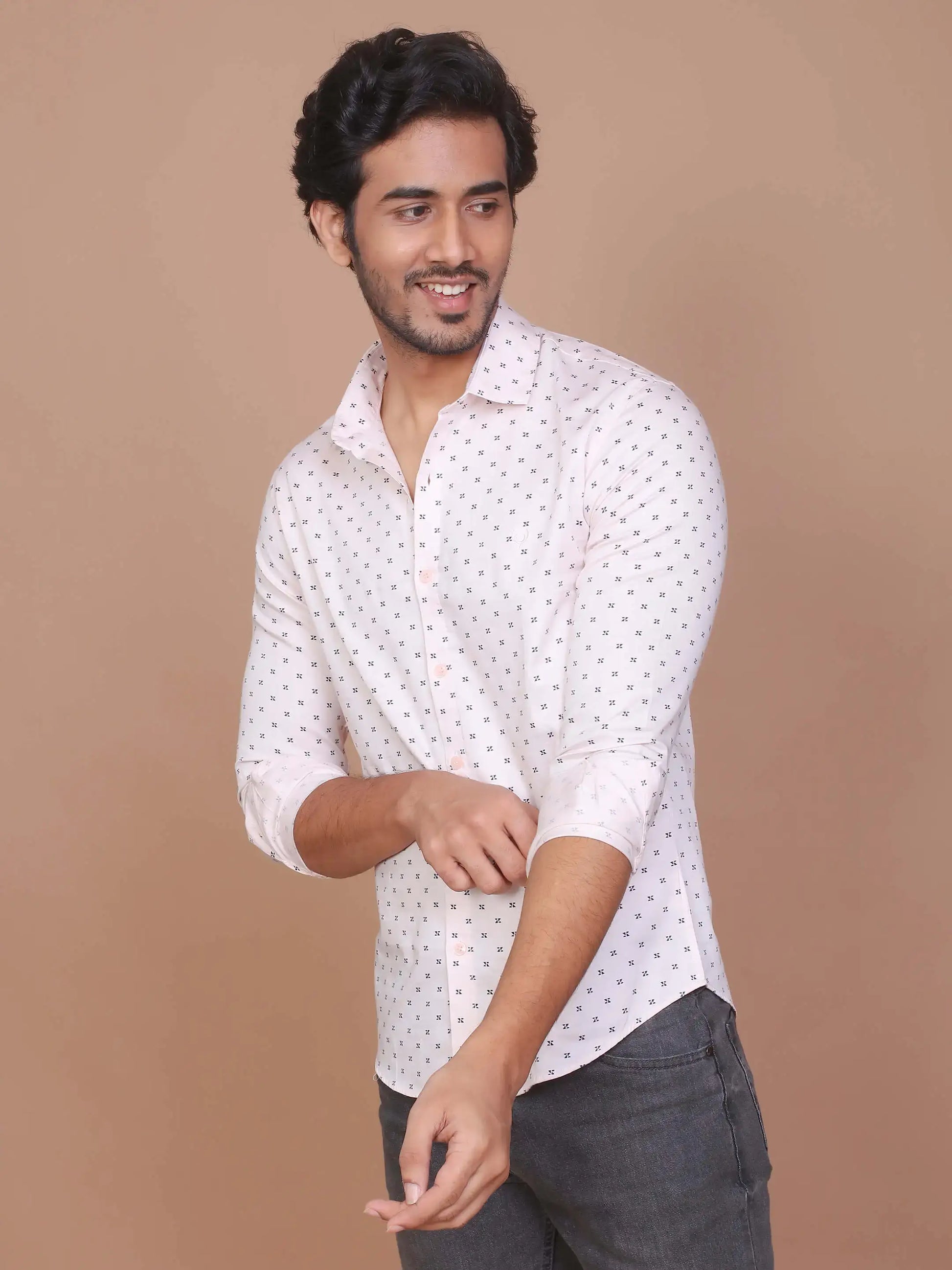 Buy-Ravinik-Men-Casual-Smart-Print-Classic-Collar-Cotton-Light-Pink-Slim-Fit-Shirt-Online-For-Men