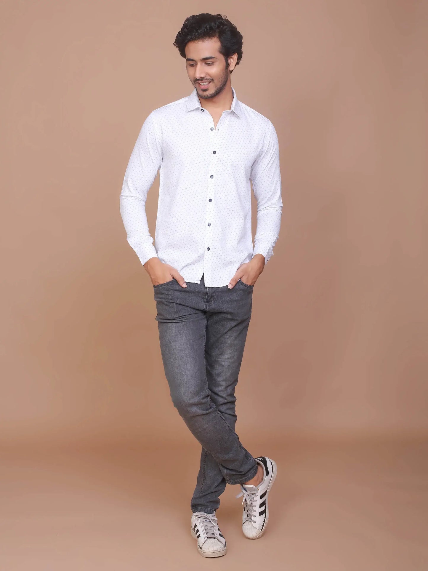 Buy-Ravinik-Men-Casual-Smart-Print-Classic-Collar-White-Slim-Fit-Shirt