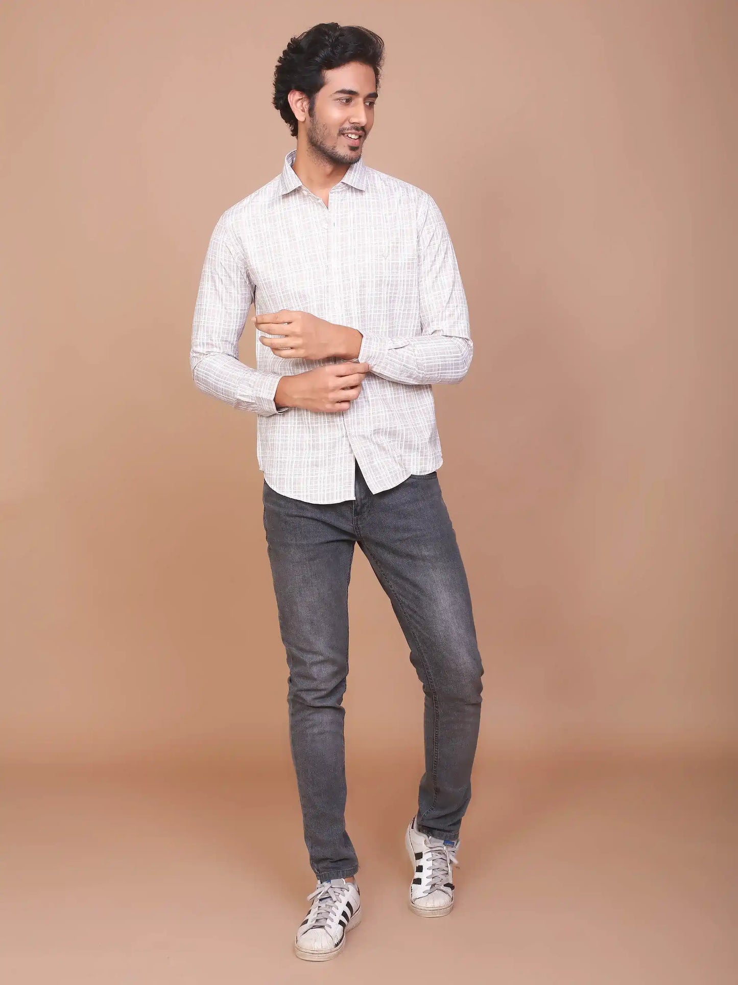 Buy-Ravinik-Men-Dupplin-White-Brown-Checkered-Classic-Collar-Full-Sleeve-Cotton-Shirt