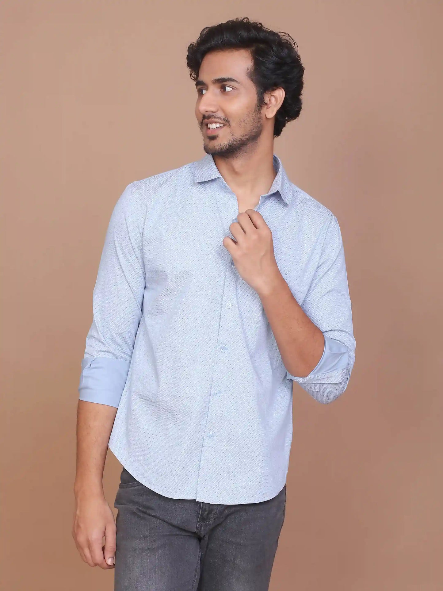 Buy-Ravinik-Men-Fine-Print-Classic-Collar-Light-Blue-Cotton-Full-Sleeve-Shirt