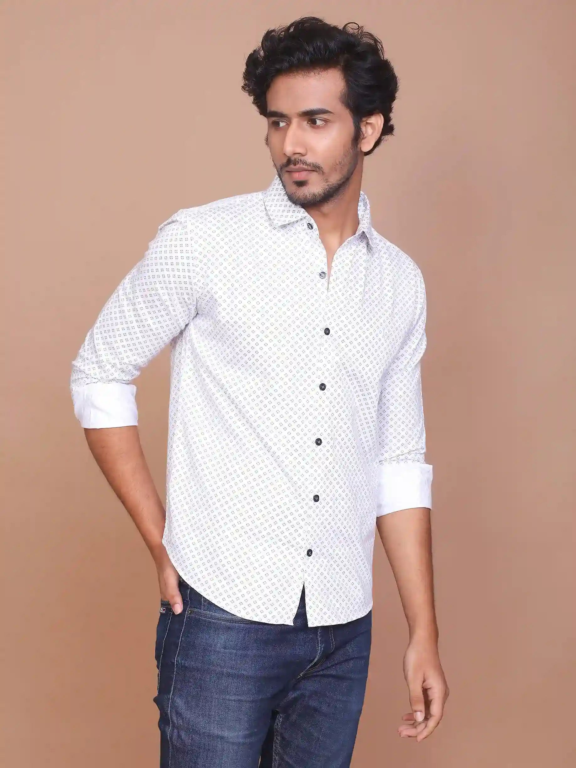 Buy-Ravinik-Men-Fine-Print-Classic-Collar-White-fluu-sleeve-Cotton-Shirt