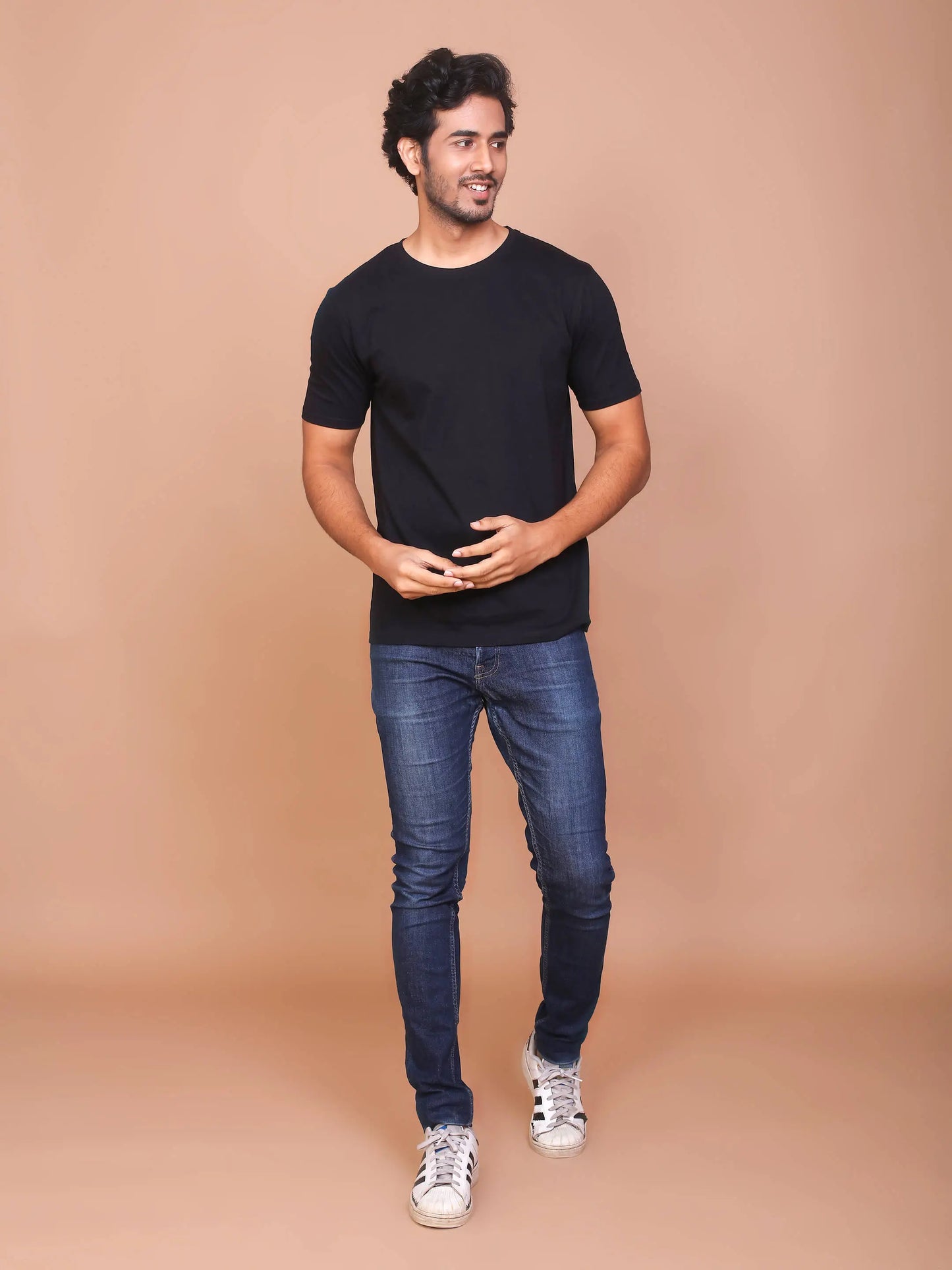 Buy-Ravinik-Men-Solid-Black-Colored-Round-Neck-Cotton-T-Shirt