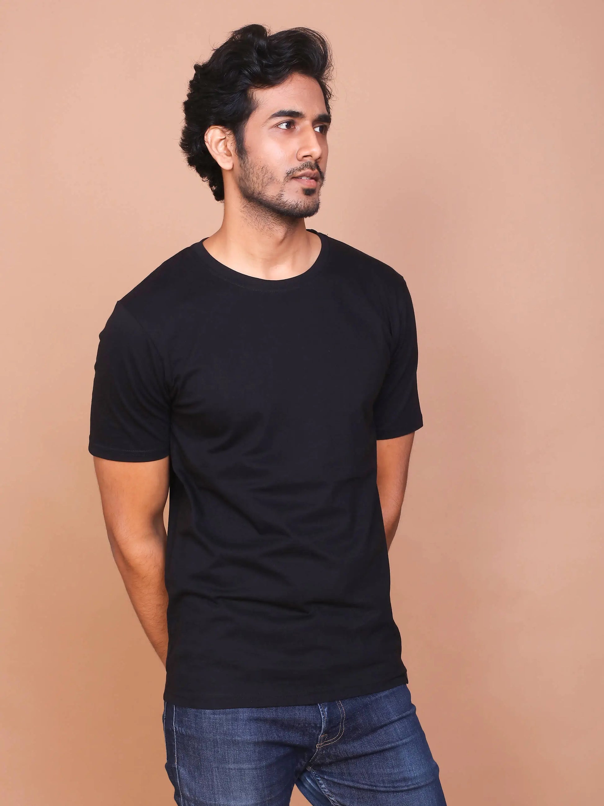 Buy-Ravinik-Men-Solid-Black-Colored-Round-Neck-Cotton-T-Shirt