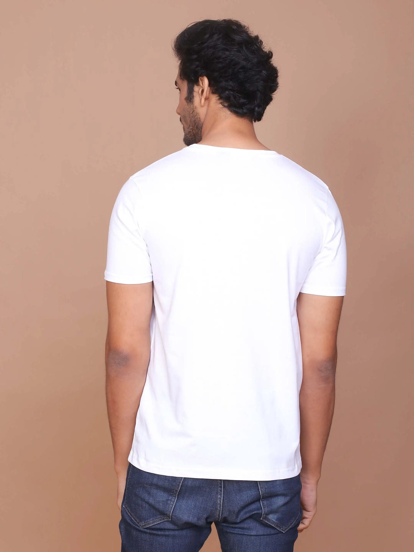 Buy-Ravinik-Men-friends-printed-white-round-neck-tshirt