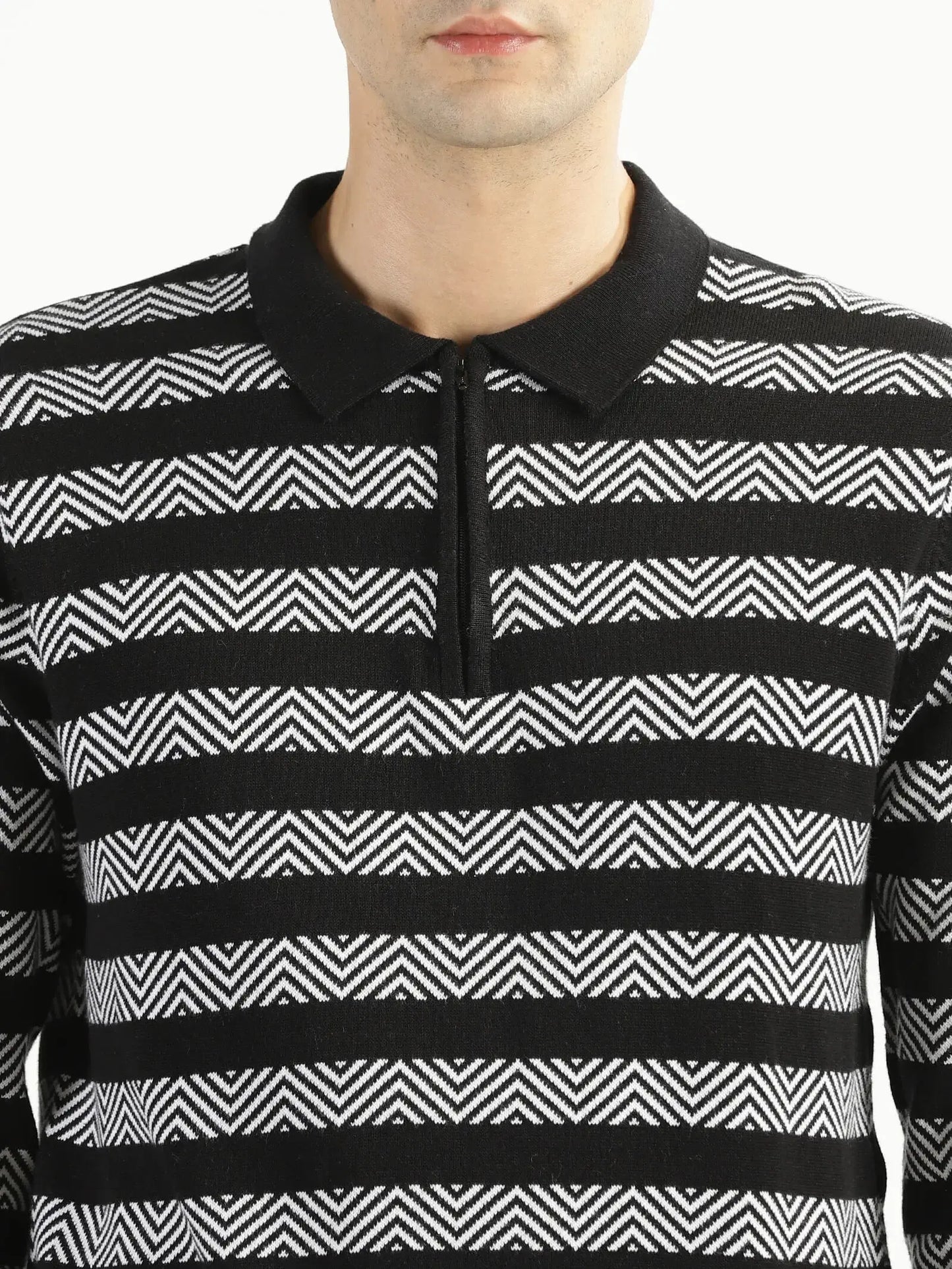 buy-ravinik-men-trigono-motif-knitted-classic-collar-black-and-white-cotton-casual-sweatshirt